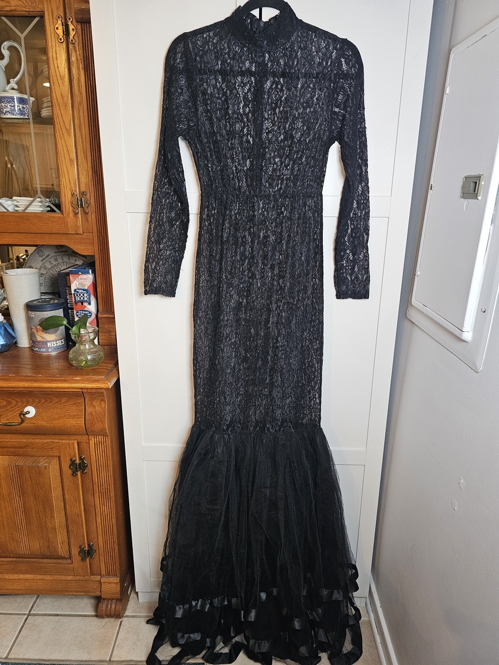 Unbranded Black Lace Mock Neck Long Sleeve Mermaid Dress Flared Tulle Hem Small
